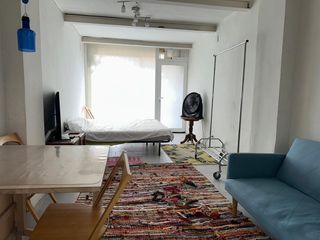 Local Comercial  Carrer de girona. Luminoso y acogedor espacio tipo estudio comercial en el corazón