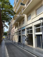 Geschäftsraum  Carrer de girona. Luminoso y acogedor espacio tipo estudio comercial en el corazón
