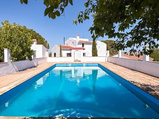 Chalet  Partida horna alta. Casa de campo con casa de invitados, piscina y bodega en novelda