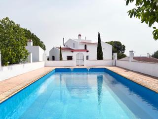 Xalet  Partida horna alta. Casa de campo con casa de invitados, piscina y bodega en novelda