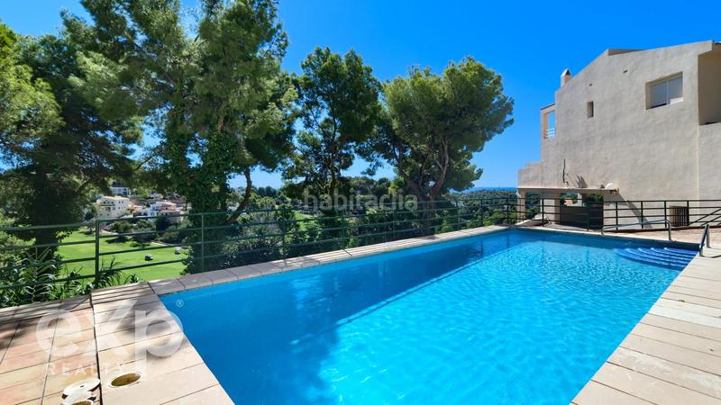 Foto 1b8b1cfd-f4f5-4833-97fc-3d98dc2d074c. Casa adossada amb aparcament piscina a Altea la vella Altea