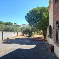 Chalet à Albarreal de Tajo. Oportunidad chalet a reformar con piscina y gran parcela