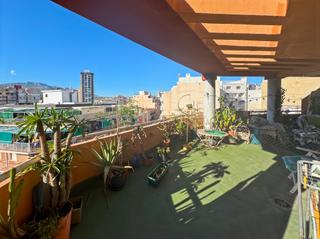 Pis  Calle del marqués de comillas. Exclusiva vivienda con gran terraza y vistas al mar en benidorm!