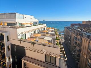 Pis  Calle del marqués de comillas. Exclusiva vivienda con gran terraza y vistas al mar en benidorm!