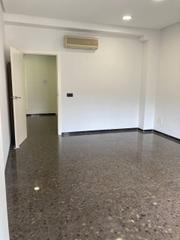 Alquiler Oficina  Plaza colegio patriarca. Oficina exclusiva en plaza del patriarca  listo para tu negocio!