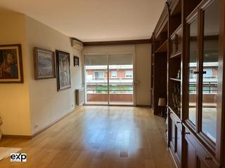 Appartement à Barri de les Corts. Luminoso piso en cuadrado de oro de barrio les corts