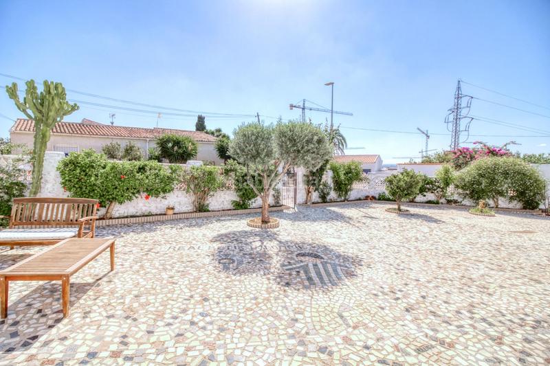 Foto 08db7650-048b-4899-8253-55ebae42b1ea. Chalet vivienda independiente con parcela privada en el corazón de ciudad quesada en Rojales