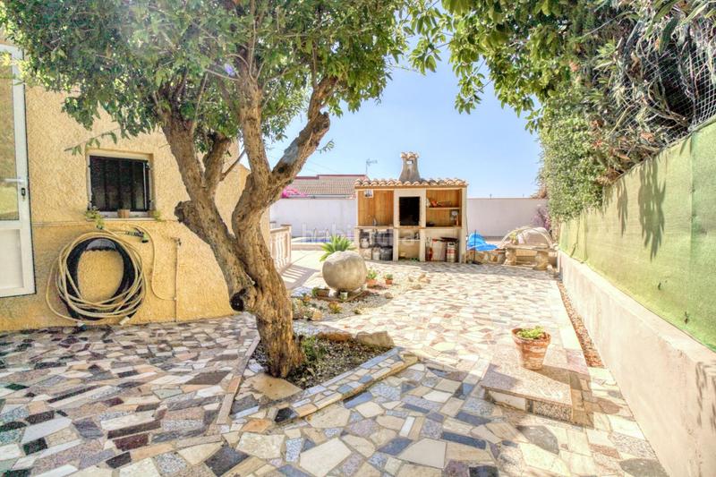 Foto 0dc44363-af89-463c-95b0-aaf46b715fa9. Chalet vivienda independiente con parcela privada en el corazón de ciudad quesada en Rojales