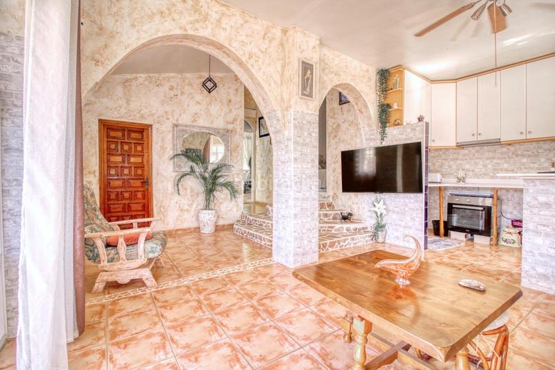 Foto 0f9901ef-f267-44d6-bbd8-44cdc3348dc5. Chalet vivienda independiente con parcela privada en el corazón de ciudad quesada en Rojales