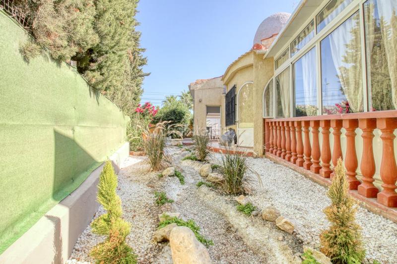 Foto 21b7e280-f048-4f16-bb6f-d73dc055447a. Chalet vivienda independiente con parcela privada en el corazón de ciudad quesada en Rojales