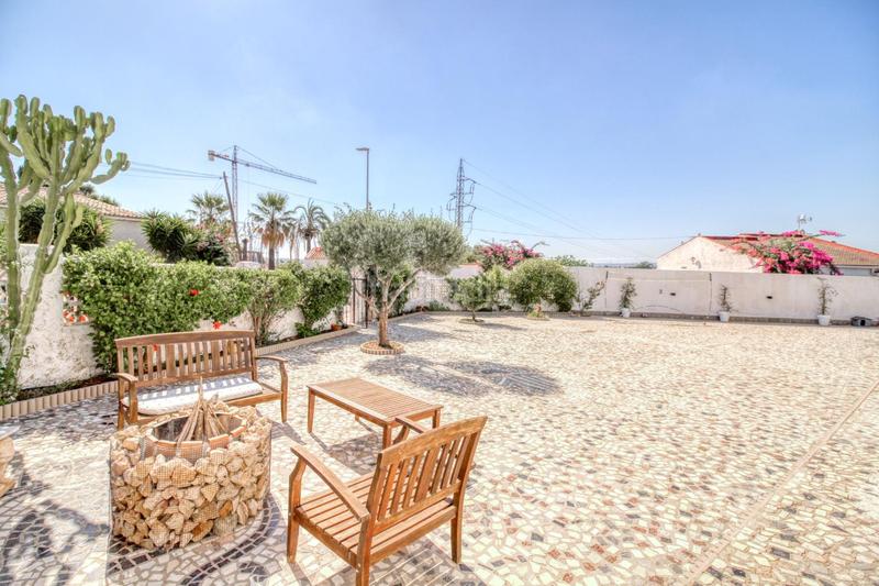 Foto 2644bcf0-387e-4922-88c3-7c11f59c544a. Chalet vivienda independiente con parcela privada en el corazón de ciudad quesada en Rojales