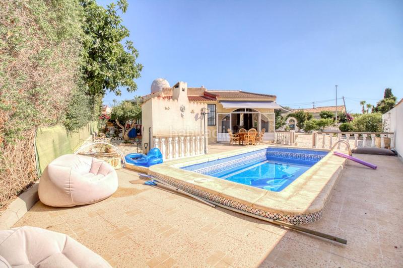 Foto 7813086e-c6d0-40fd-9b22-ab9736c67d6d. Chalet vivienda independiente con parcela privada en el corazón de ciudad quesada en Rojales