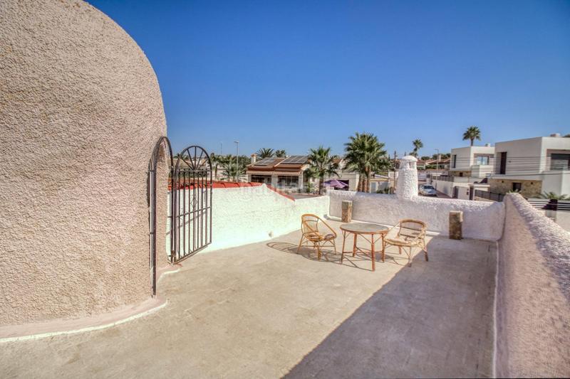 Foto 86938a4c-e596-428e-9276-e46cc93675a3. Chalet vivienda independiente con parcela privada en el corazón de ciudad quesada en Rojales