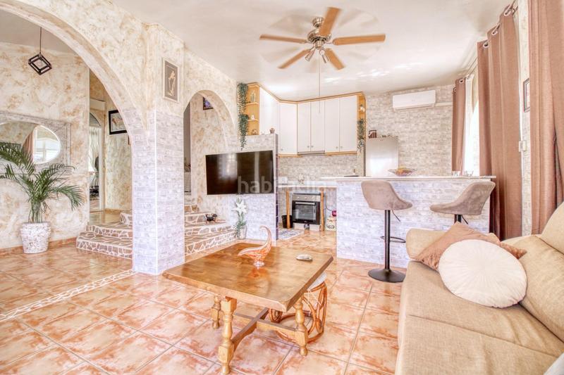 Foto 8e98987a-ef50-45df-b69a-87b5de593cdd. Chalet vivienda independiente con parcela privada en el corazón de ciudad quesada en Rojales