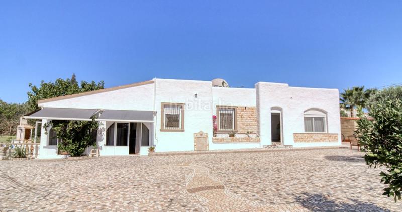 Foto 9e5d2cf2-290a-4d96-851a-15970072e1bd. Chalet vivienda independiente con parcela privada en el corazón de ciudad quesada en Rojales