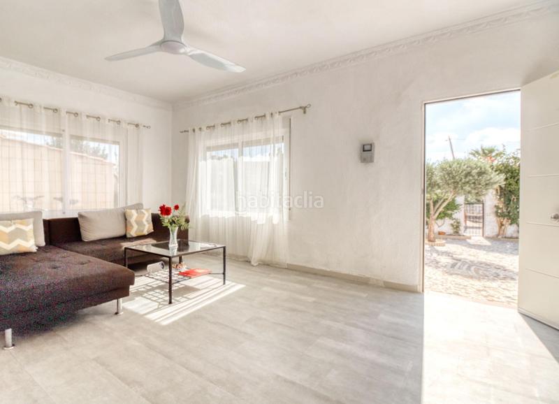 Foto b7a454ab-bd9b-44be-8fe4-b4d02ec67eba. Chalet vivienda independiente con parcela privada en el corazón de ciudad quesada en Rojales