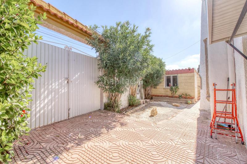 Foto b8d3786b-f4da-4188-9b37-a2d25c0f7c0d. Chalet vivienda independiente con parcela privada en el corazón de ciudad quesada en Rojales