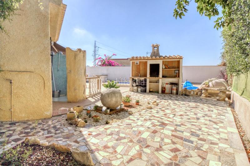 Foto f32ddab8-a220-4a32-85f8-884602eeaad1. Chalet vivienda independiente con parcela privada en el corazón de ciudad quesada en Rojales