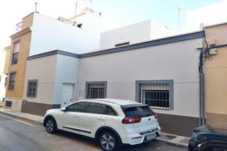 Haus  Calle júpiter. Casa en venta en rambla amatisteros  avda. santa isabel  almeria