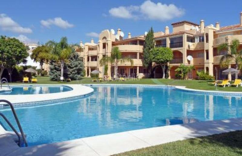 Foto 7d5e57b1-522a-4383-bc8e-008ab8d35fb4. Apartament amb aparcament piscina a Calahonda Mijas