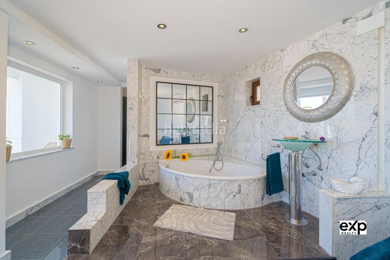 Foto 56f1db94-0053-4423-b446-55a832fd5035. Xalet amb aparcament a Mascarat Altea