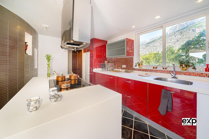 Foto 86df8354-2763-4d32-b41d-8429124d897f. Xalet amb aparcament a Mascarat Altea