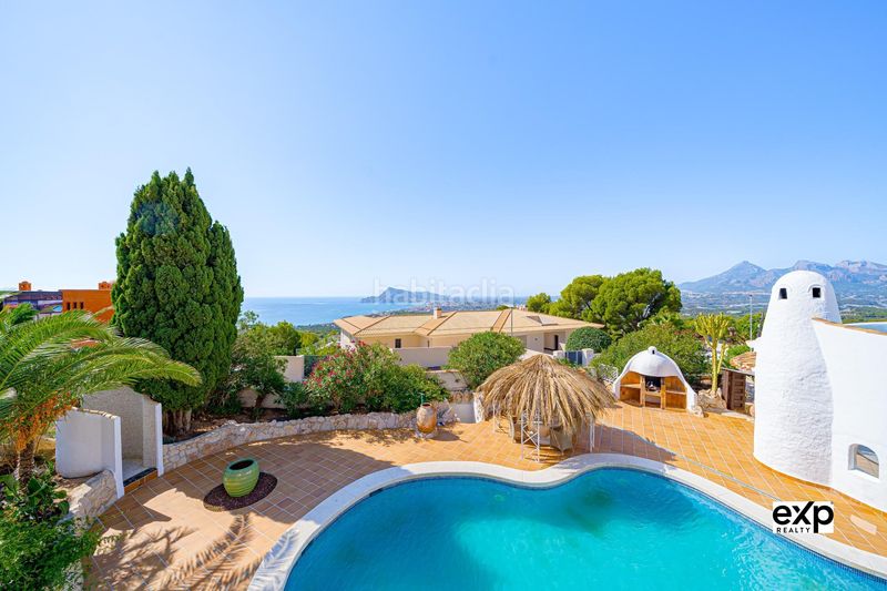 Foto b4ed1eff-5327-4e48-9b09-7cb9663a2d0a. Xalet amb aparcament a Mascarat Altea