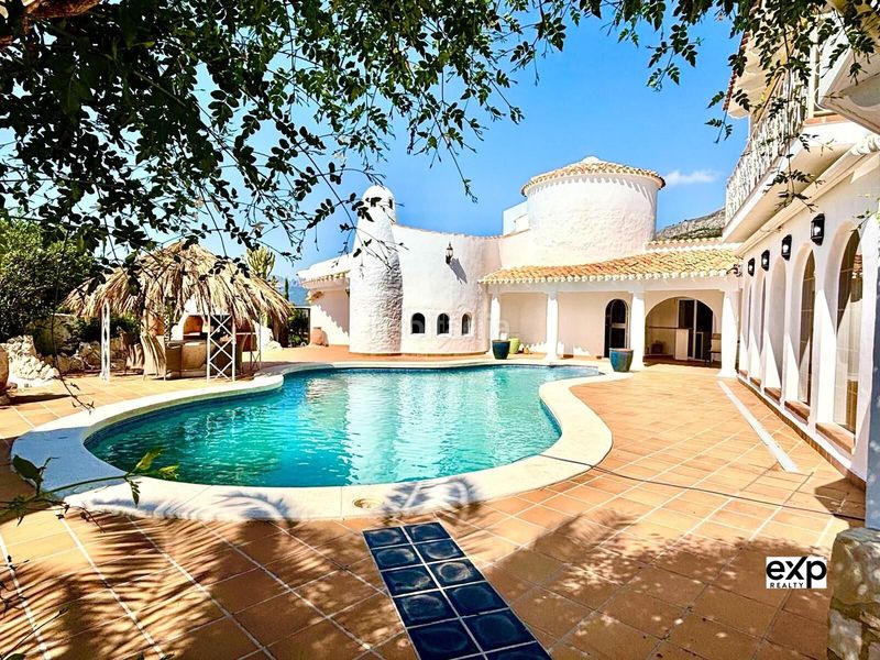 Foto e87ed2b2-cae4-47e0-8423-568cc3dc3cfe. Xalet amb aparcament a Mascarat Altea