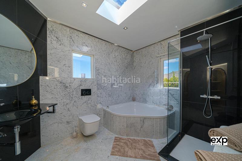 Foto 03f1a5d4-f5e0-491f-a778-aae3d8c451c2. Chalet con parcheggio in Altea la vella Altea