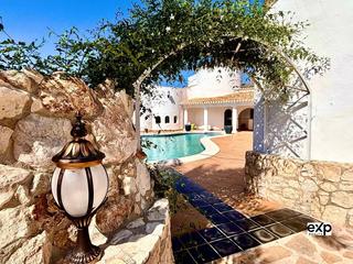 Chalet en Altea la Vella. Propiedad exclusiva con vista mar y montaña