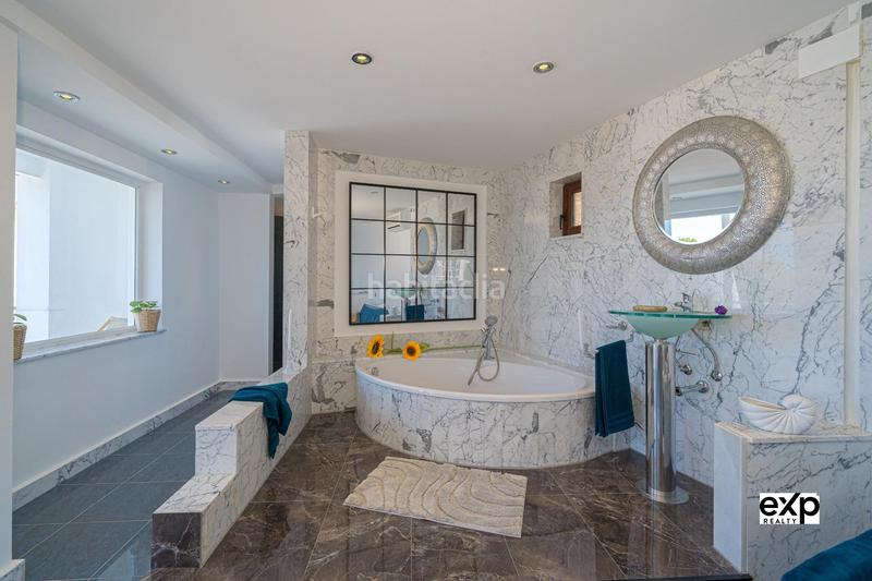 Foto 682c7b23-4f3c-4e90-acf8-85db82d1f475. Chalet con parcheggio in Altea la vella Altea