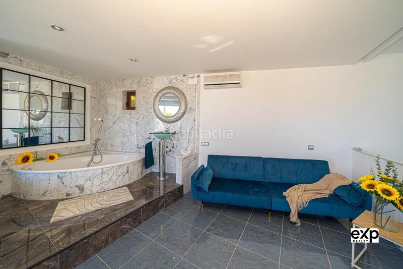 Foto 6f497f4b-daac-4fb9-a4a9-e3eece1f9d00. Chalet con parcheggio in Altea la vella Altea