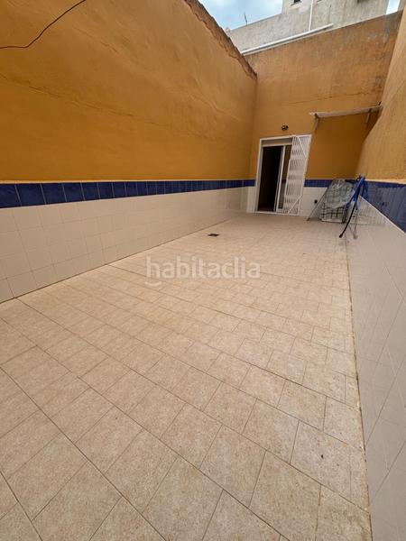 Foto 4adac446-6690-48b7-90c2-131570c00e6a. Piso en calle isidro madrid 109 acogedor piso bajo con terraza en Alcázares (Los)