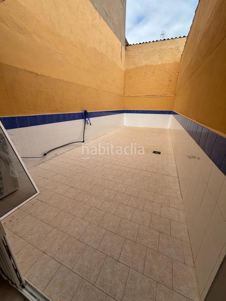 Foto 585693e6-4a4b-43bd-a907-790186ad5641. Piso en calle isidro madrid 109 acogedor piso bajo con terraza en Alcázares (Los)
