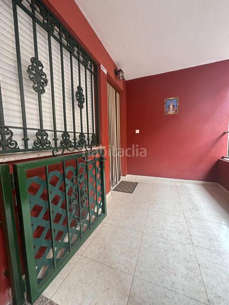 Foto b0808d34-acc4-40fc-afdd-0aae160d5a9c. Piso en calle isidro madrid 109 acogedor piso bajo con terraza en Alcázares (Los)