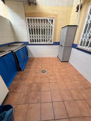 Piso en Calle isidro madrid 109. Acogedor piso bajo con terraza