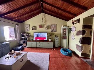 Casa  Calle de la centinela. Tu paraíso privado te espera! finca con enorme jardín, apartamen