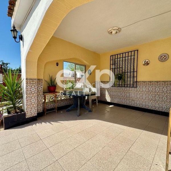 Foto 08930adb-1178-4665-88d3-817df1964b09. Casa amb aparcament piscina a Vilamarxant