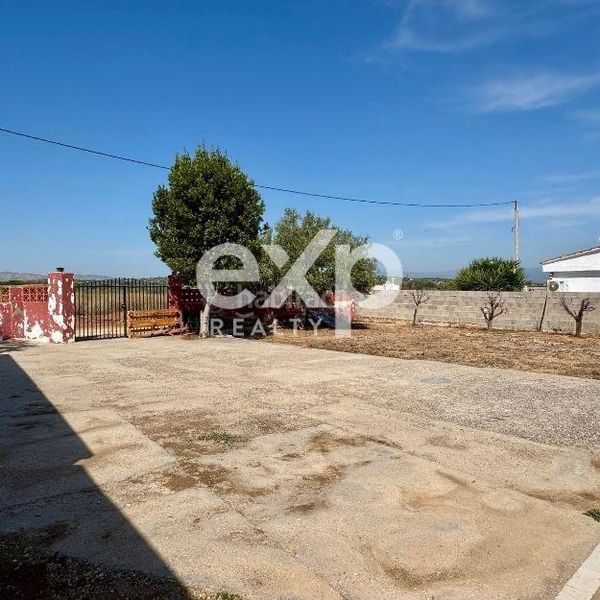 Foto 201eeb4d-57a8-4098-bec2-47f9c3db35ff. Casa amb aparcament piscina a Vilamarxant