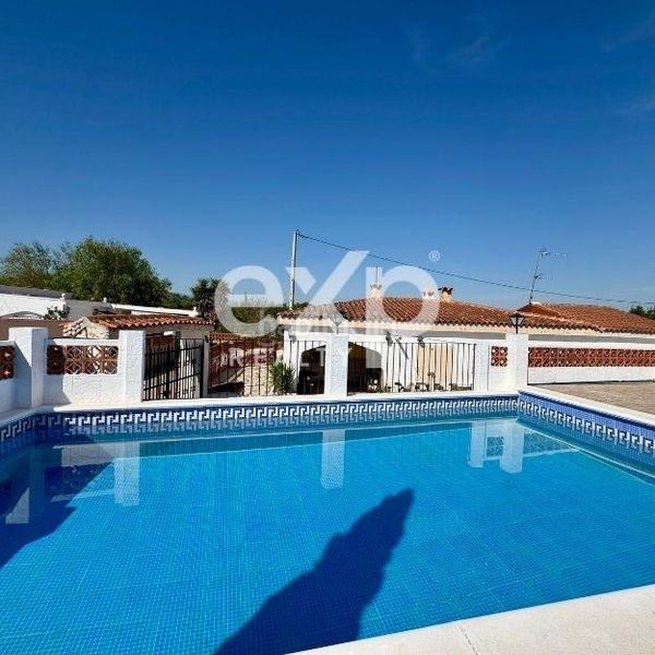 Foto 293025aa-a2dc-47eb-9e67-99f112f1905b. Casa amb aparcament piscina a Vilamarxant