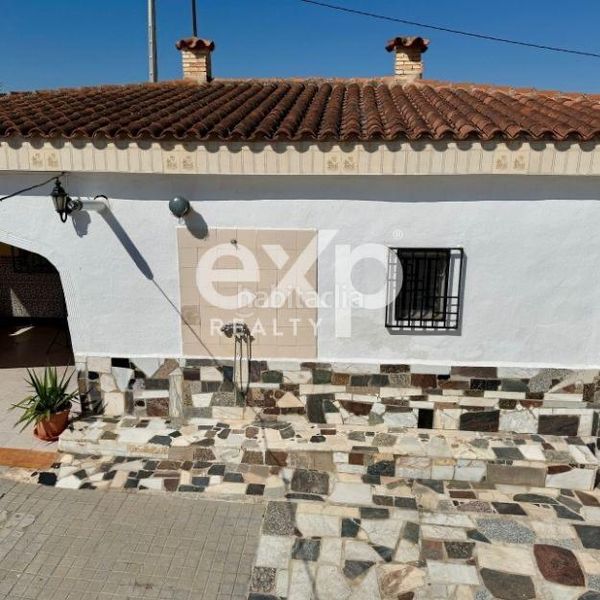 Foto e6fd04b7-6ee0-456f-817e-7aaf5dd15e98. Casa amb aparcament piscina a Vilamarxant
