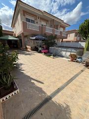 Casa pareada  Calle ataulfo - santa ana 14. Gran dúplex en esquina con opción de piscina en santa ana pueblo