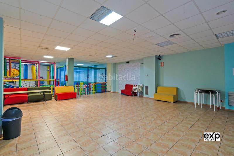 Foto 071c6f96-217f-4717-857f-acb3e9595232. Lloguer local comercial a Zona Avenida al Vedat Torrent