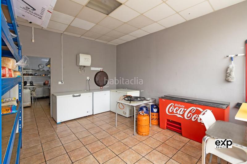 Foto 07a7d08c-64d5-4094-b3f2-e80f654ef8bd. Lloguer local comercial a Zona Avenida al Vedat Torrent