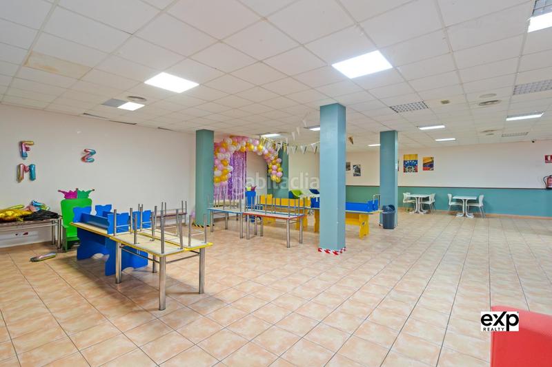 Foto 352a6dc3-f4e4-4509-8eea-bd17c2ce77e6. Lloguer local comercial a Zona Avenida al Vedat Torrent