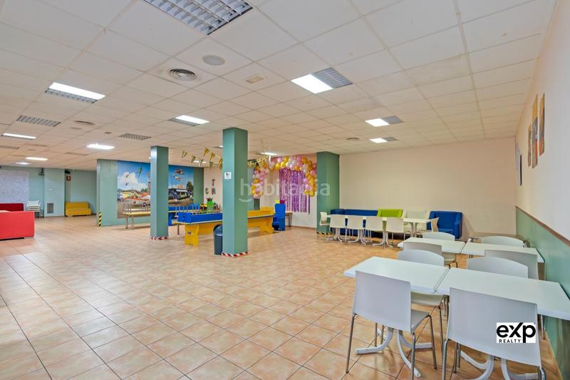 Foto 4f357cb1-9bb8-4f57-8664-566afe36d217. Lloguer local comercial a Zona Avenida al Vedat Torrent