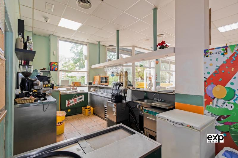 Foto 5cb548c4-497f-40f5-b69c-ceb9fc5efd08. Lloguer local comercial a Zona Avenida al Vedat Torrent