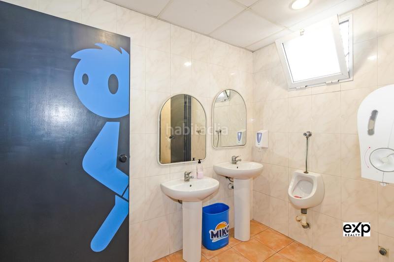 Foto ac5944cb-051f-4900-8ac0-9a4472b01d98. Lloguer local comercial a Zona Avenida al Vedat Torrent