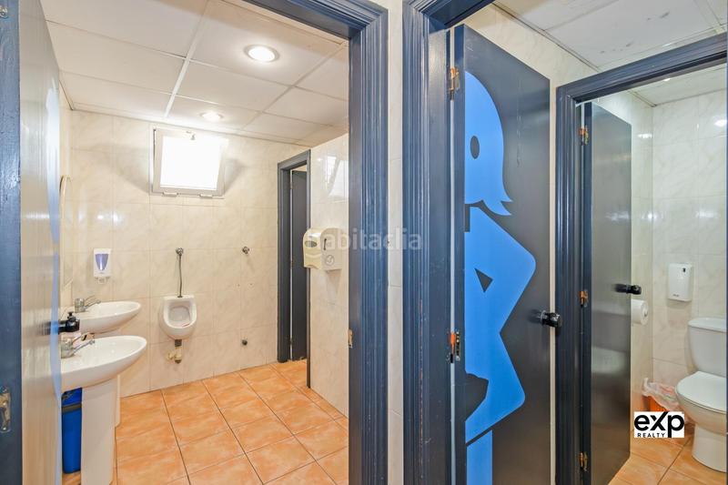 Foto afc73a99-78bc-4759-9db4-e819a87b6719. Lloguer local comercial a Zona Avenida al Vedat Torrent