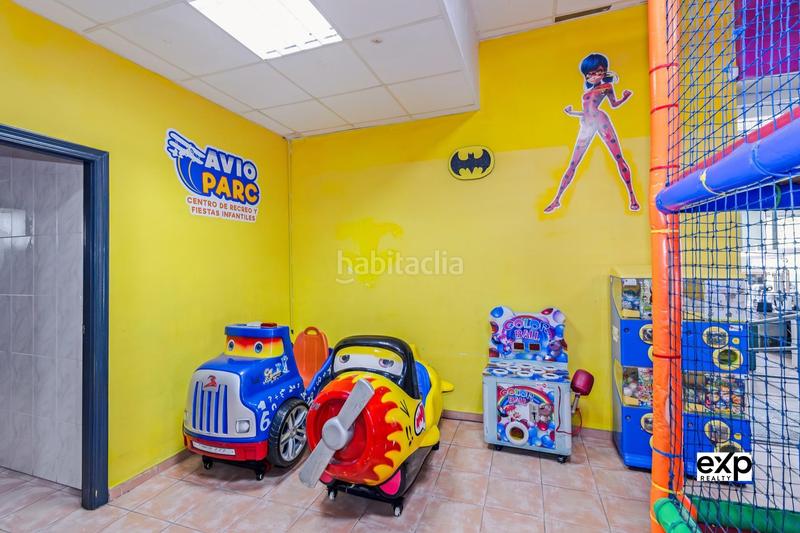 Foto d23c3fca-1d2f-4323-9788-c5bce971b545. Lloguer local comercial a Zona Avenida al Vedat Torrent